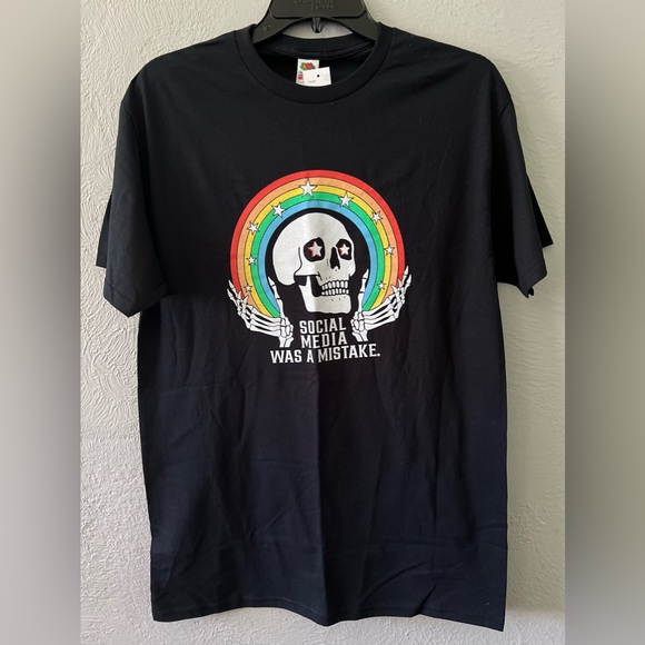 🆕 "Social Media Was A Mistake" Graphic Tee (M) - Picture 5 of 10